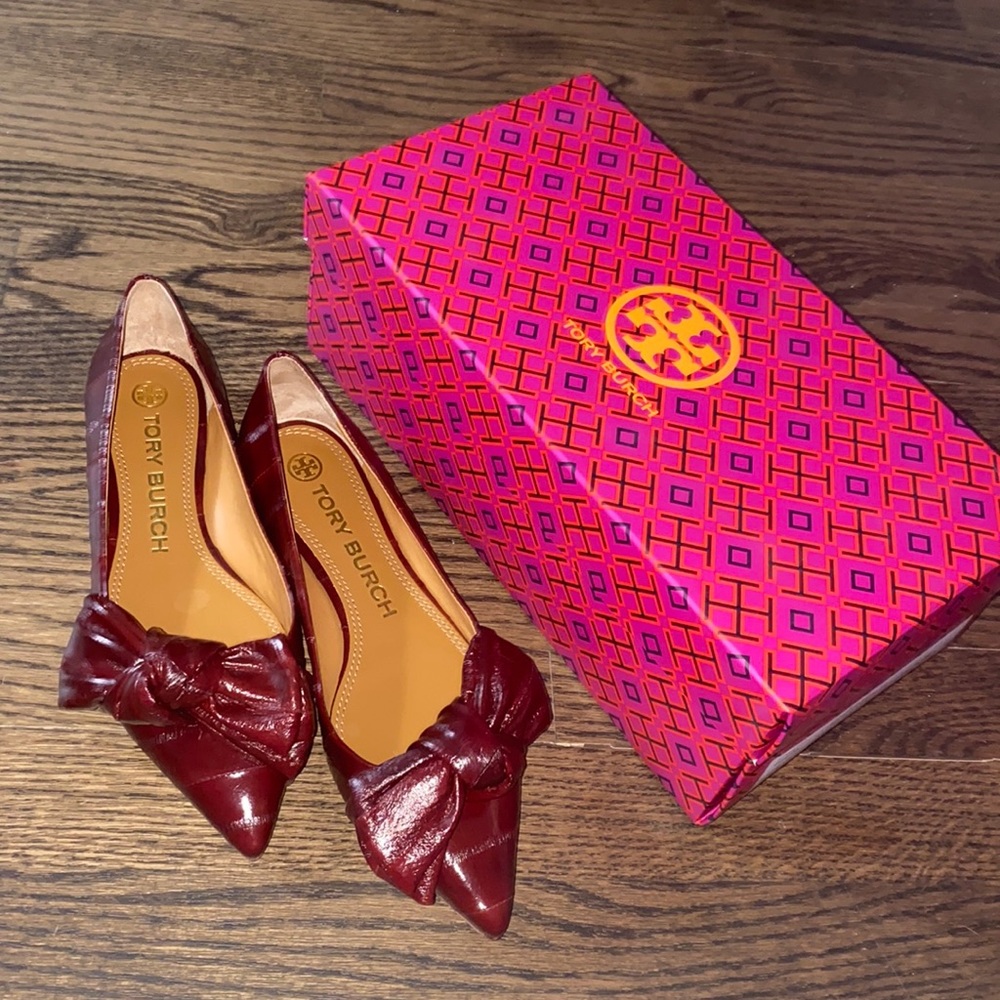 Tory Burch 5mm Bow Flat Wine